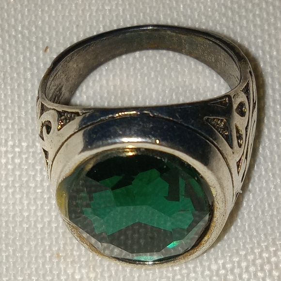 New Silver Plated Round Green  glass Ring Size 10 - Picture 5 of 5